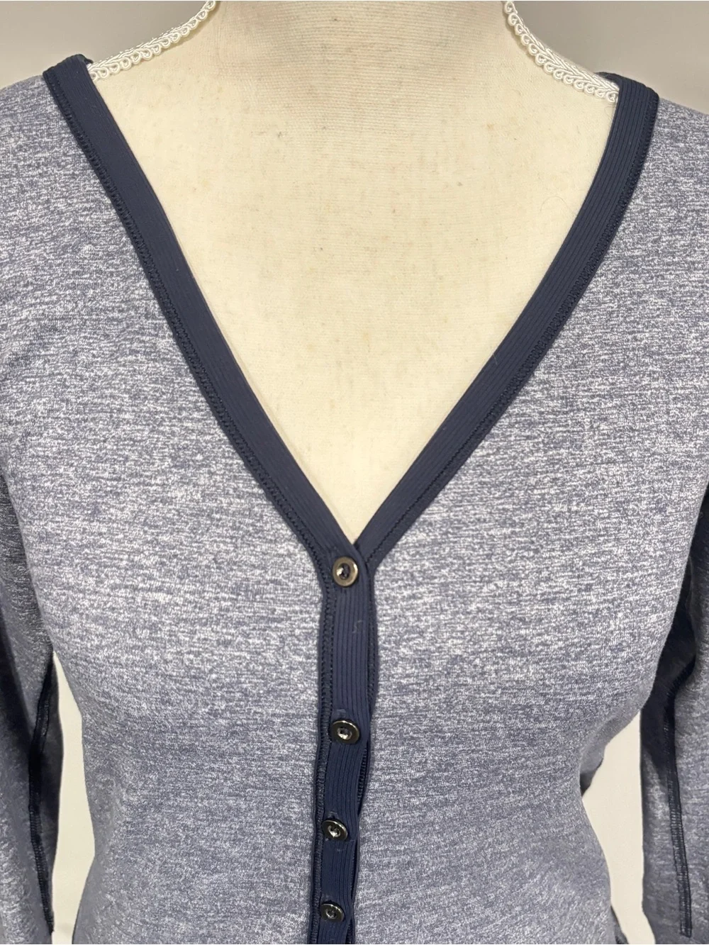 Lululemon Awesoma Henley Heathered Black Rulu Light Size Small